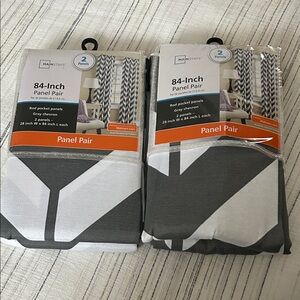 Mainstays Chevron Gray and White Curtain Set